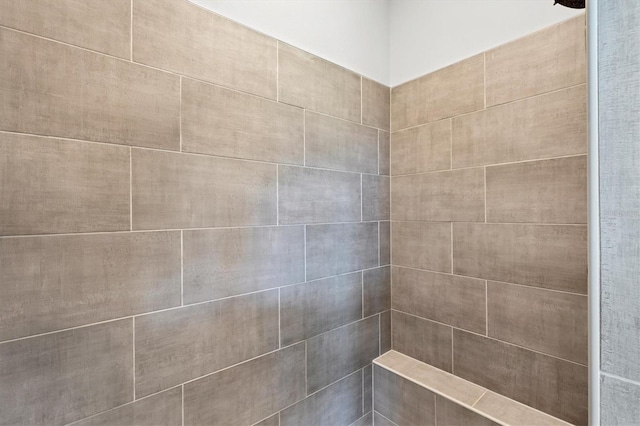 4629 Antrim Dr, Sarasota, FL 34240 - full bath featuring a tile shower