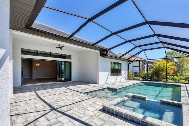 4629 Antrim Dr, Sarasota, FL 34240 - view of swimming pool featuring a lanai, a ceiling fan, a patio, and a pool with connected hot tub