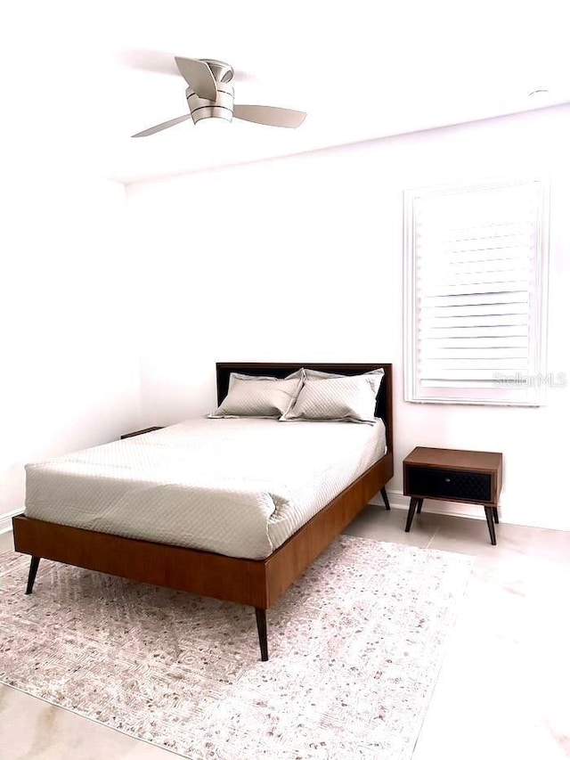 bedroom featuring a ceiling fan