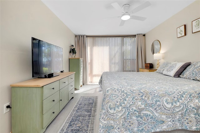 bedroom with ceiling fan