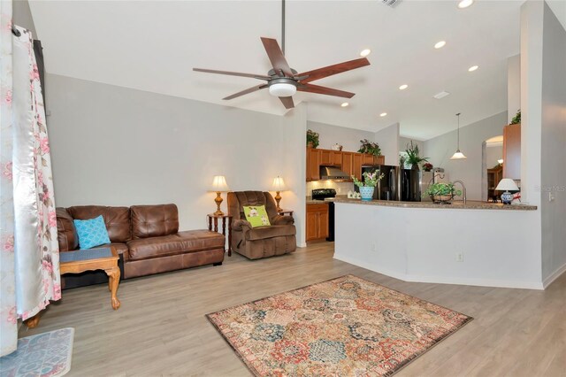 718 Tanana Fall Dr, Ruskin, FL 33570 - photo 14