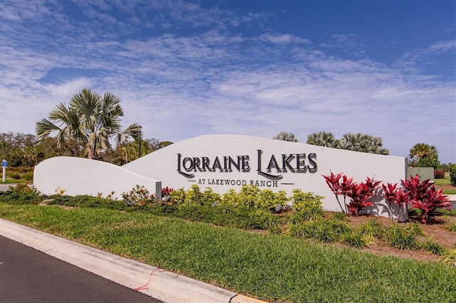 view of community / neighborhood sign