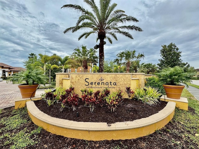 view of community / neighborhood sign