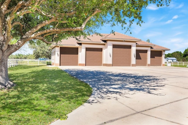 garage with fence