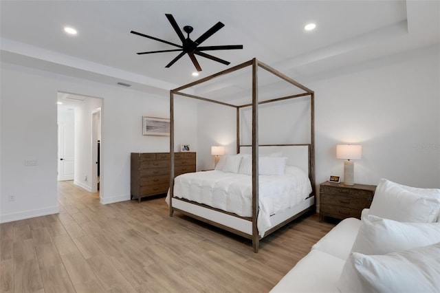 bedroom with visible vents, baseboards, ceiling fan, recessed lighting, and light wood-style floors