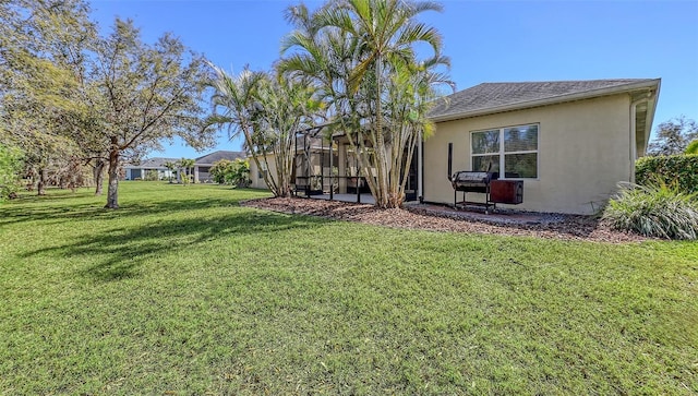 view of yard featuring a patio area