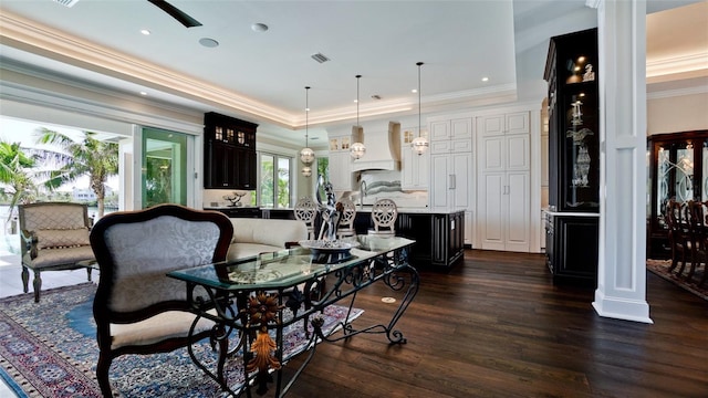 dining room featuring visible vents, ornamental molding, recessed lighting, dark wood-style floors, and a ceiling fan