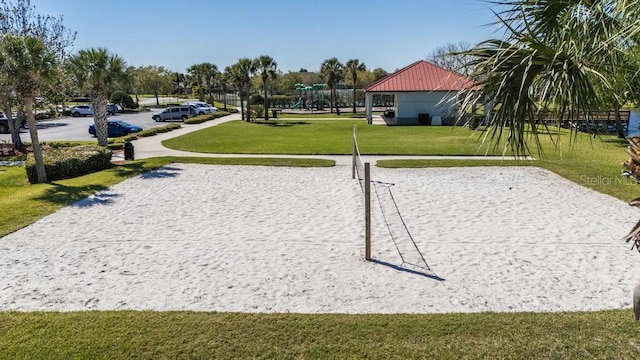 surrounding community with volleyball court