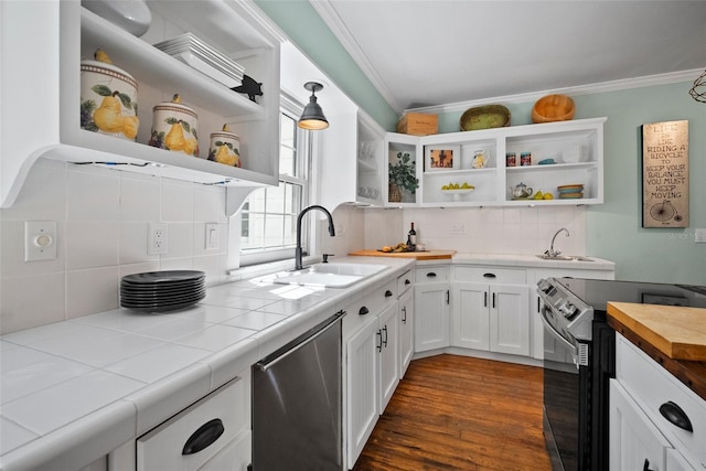 kitchen featuring a sink, range with electric cooktop, ornamental molding, and open shelves