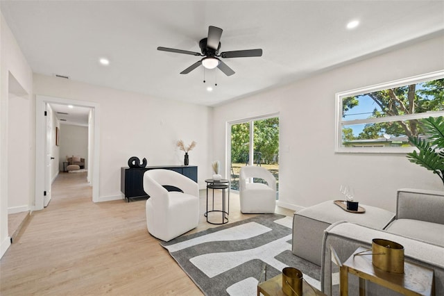 6639 16th St N, Saint Petersburg, FL 33702 - living area with recessed lighting, visible vents, light wood-style flooring, and ceiling fan