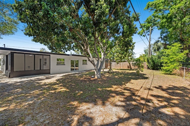 6639 16th St N, Saint Petersburg, FL 33702 - view of yard featuring fence