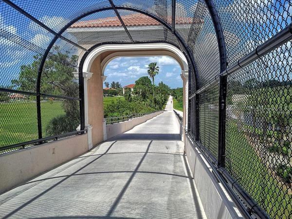 4560 Brooksdale Dr, Sarasota, FL 34232 - surrounding community featuring fence