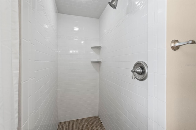 111 Faubel St, Sarasota, FL 34242 - full bath featuring tiled shower