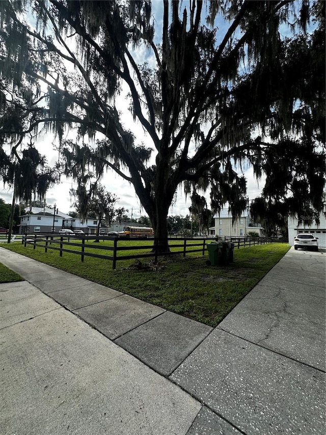 Listing photo 3 for 702 Ave A SW, Winter Haven FL 33880