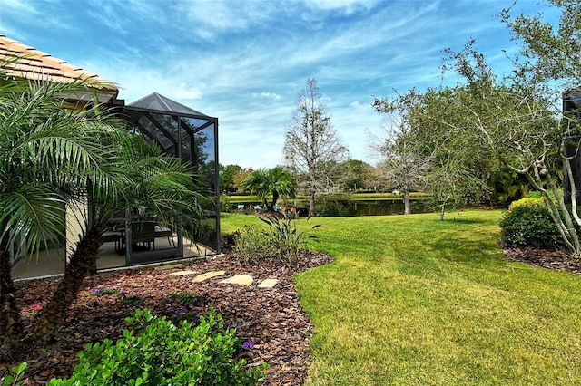 7137 Orchid Island Pl, Bradenton, FL 34202 - view of yard featuring glass enclosure