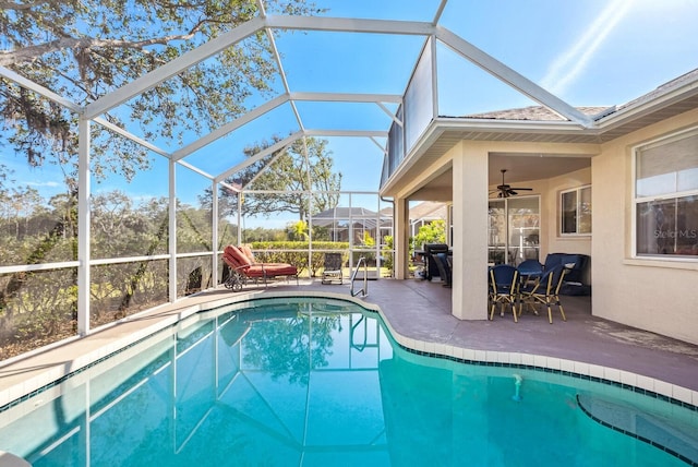2439 Sonoma Dr W, Nokomis, FL 34275 - swimming pool featuring a patio area, a ceiling fan, and a lanai