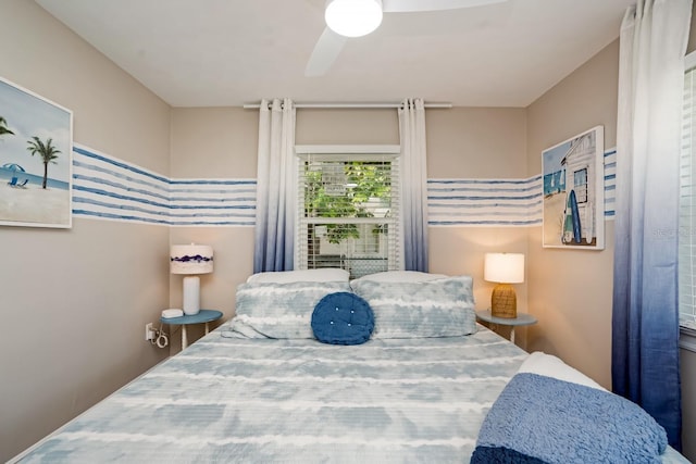 bedroom featuring ceiling fan