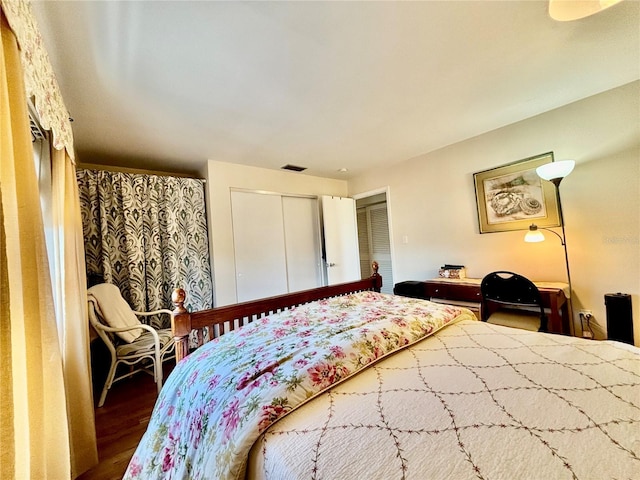 1633 Leisure Dr Unit M-37, Bradenton, FL 34207 - bedroom featuring wood finished floors and visible vents