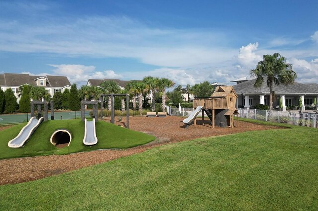 11717 Blue Hill Trl, Lakewood Ranch, FL 34211 - community playground with a yard and fence