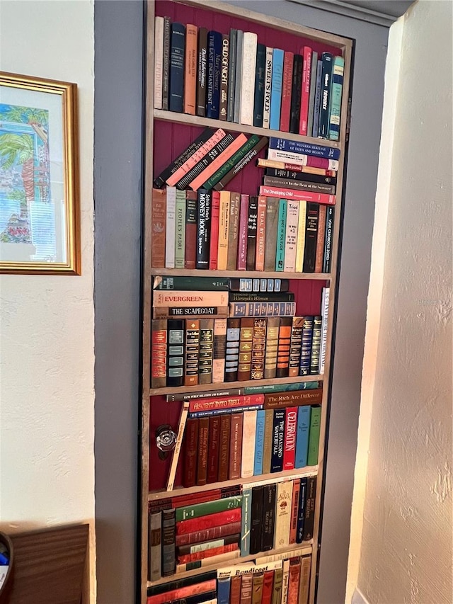 interior details featuring a textured wall