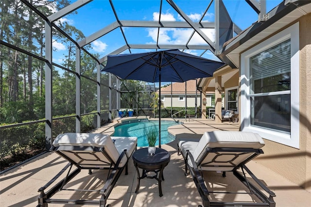 11716 Strandhill Ct, Lakewood Ranch, FL 34202 - outdoor pool with a lanai and a patio area
