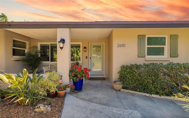 2610 Jefferson Cir, Sarasota, FL 34239 - property entrance featuring stucco siding