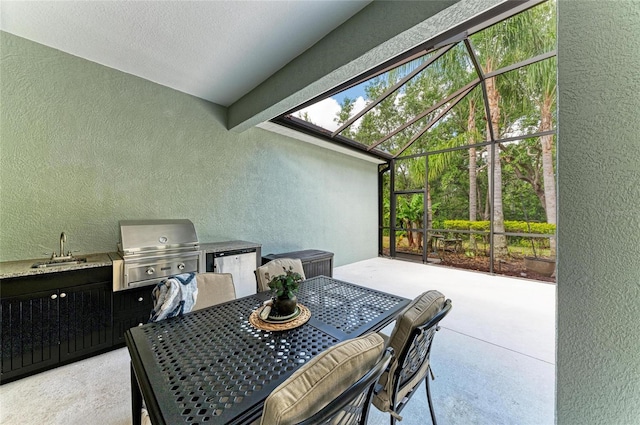 7278 Lismore Ct, Lakewood Ranch, FL 34202 - view of patio with a sink, outdoor dining area, and a lanai