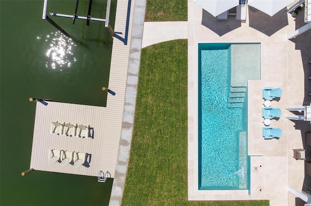 527 Key Royale Dr, Holmes Beach, FL 34217 - view of swimming pool