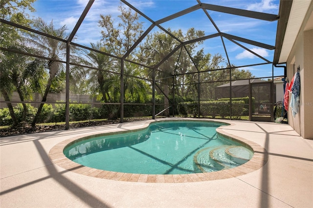 9818 Portside Ter, Bradenton, FL 34212 - outdoor pool with a lanai and a patio area
