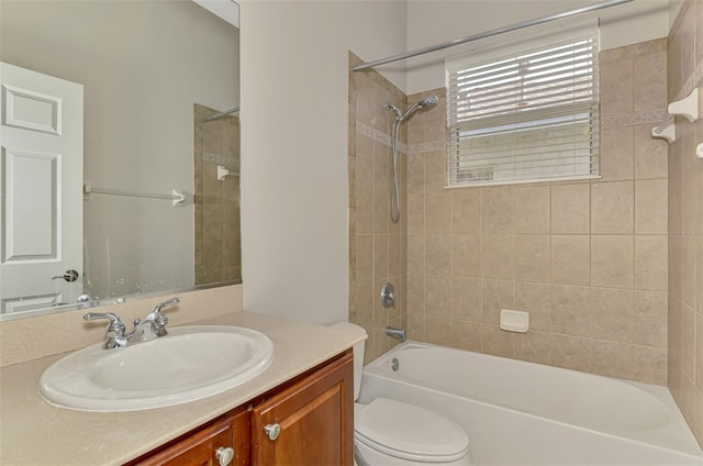 6310 Golden Eye Gln, Lakewood Ranch, FL 34202 - full bath featuring toilet, vanity, and shower / washtub combination