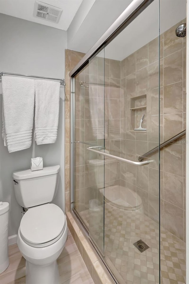 4420 Tecumseh Trl Unit 38, Sarasota, FL 34233 - full bath with toilet and a stall shower