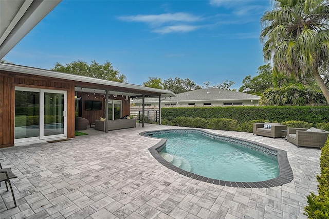 577 Corwood Dr, Sarasota, FL 34234 - view of swimming pool featuring outdoor lounge area, a fenced in pool, and a patio