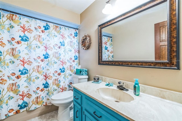 bathroom with toilet, vanity, and shower / tub combo with curtain