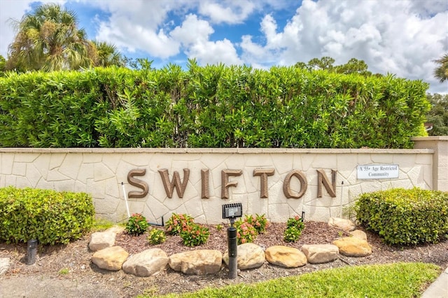 2839 Swifton Dr Unit 28, Sarasota, FL 34231 - photo 2