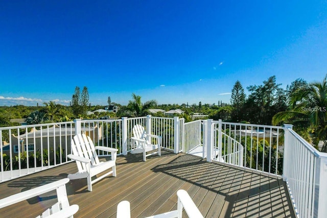 336 Avenida De Mayo, Sarasota, FL 34242 - view of wooden deck