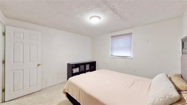 5727 25th St W, Bradenton, FL 34207 - bedroom featuring a textured ceiling