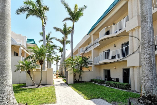 5963 Midnight Pass Rd Unit 355, Sarasota, FL 34242 - view of property's community featuring a yard
