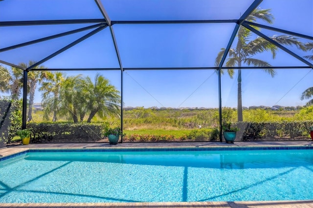 17675 Azul Dr, Lakewood Ranch, FL 34202 - pool with glass enclosure