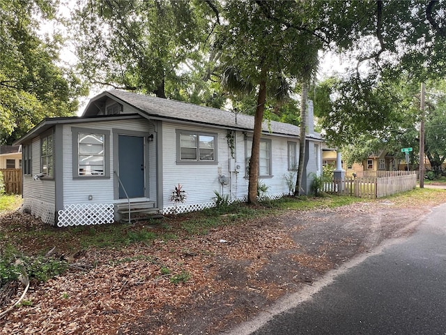 1002 E Ida St, Tampa, FL 33603 - view of front of house with fence and entry steps