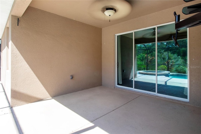 12841 Balsam Ter, Bradenton, FL 34212 - view of patio featuring a pool with connected hot tub