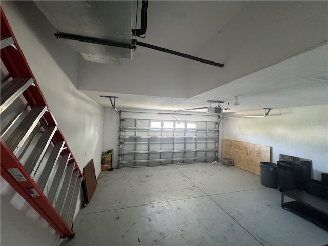 11811 53rd Ct E, Parrish, FL 34219 - garage featuring a garage door opener