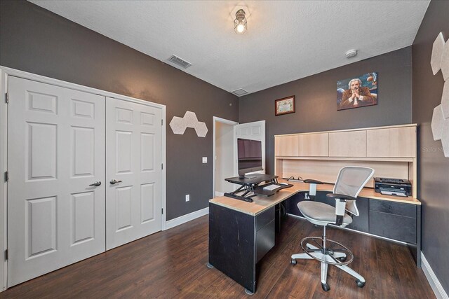 867 Bacon Ave, Sarasota, FL 34232 - office space featuring visible vents, baseboards, and dark wood-style flooring
