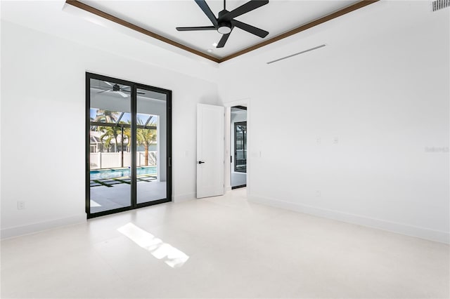 unfurnished room featuring baseboards and a ceiling fan