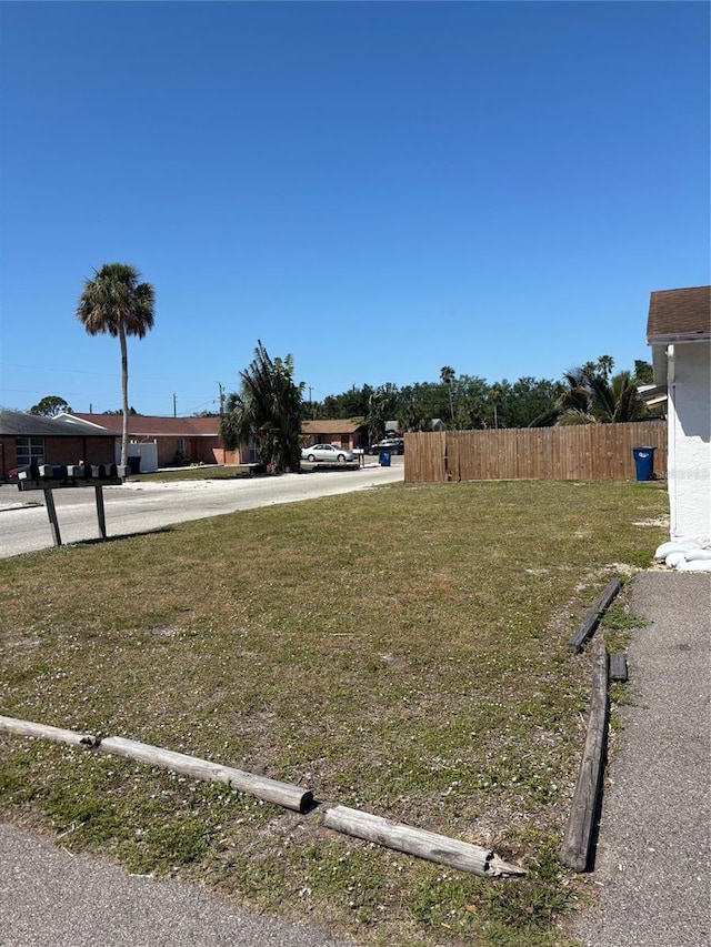 3265 51st Avenue Dr W, Bradenton, FL 34207 - view of yard featuring fence