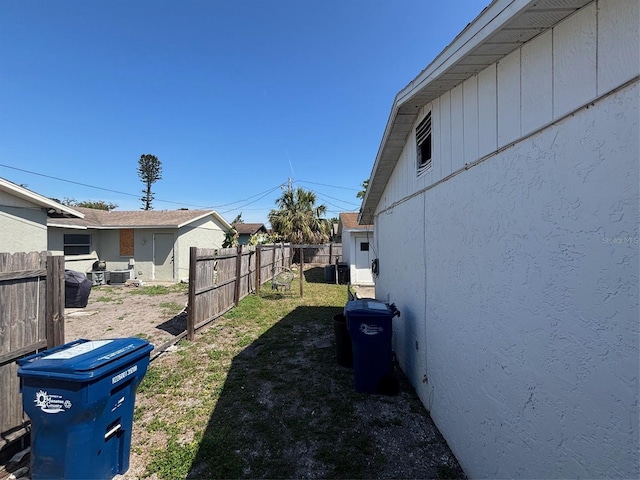 3265 51st Avenue Dr W, Bradenton, FL 34207 - view of yard with fence
