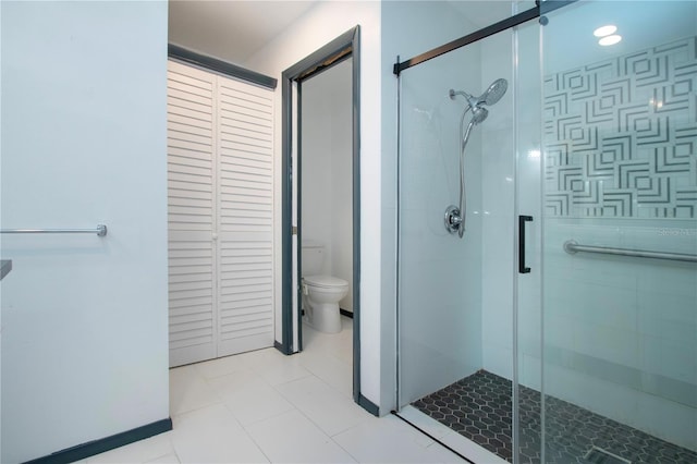 1315 Bottlebrush Dr, Bradenton, FL 34208 - full bathroom featuring toilet, a closet, and a shower stall