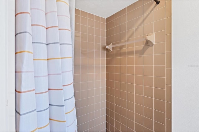 4806 Huntleigh Dr, Sarasota, FL 34233 - full bath featuring tiled shower