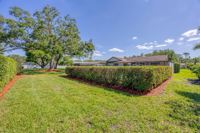 4806 Huntleigh Dr, Sarasota, FL 34233 - view of yard