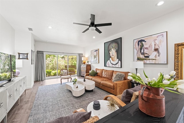 1800 Little Bird Ct, Sarasota, FL 34235 - living area featuring ceiling fan, recessed lighting, and wood finished floors
