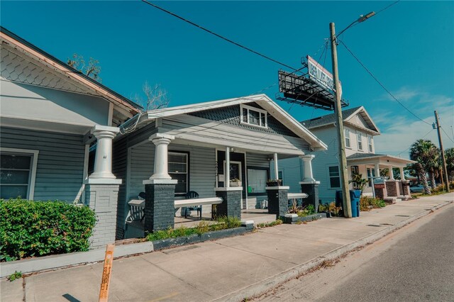 view of front of home with covered porch
